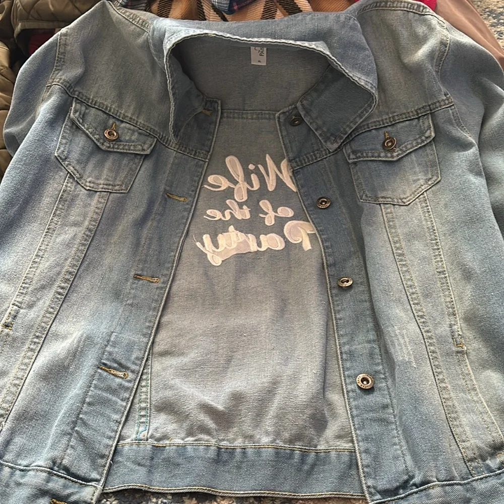 Wife of the party, Jean jacket size extra large - Picture 3 of 4